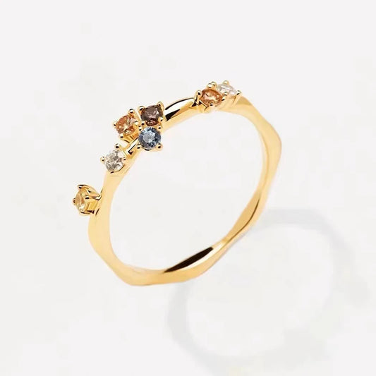 Elegant Crystal Fashion Ring - Sparkling Statement Jewelry